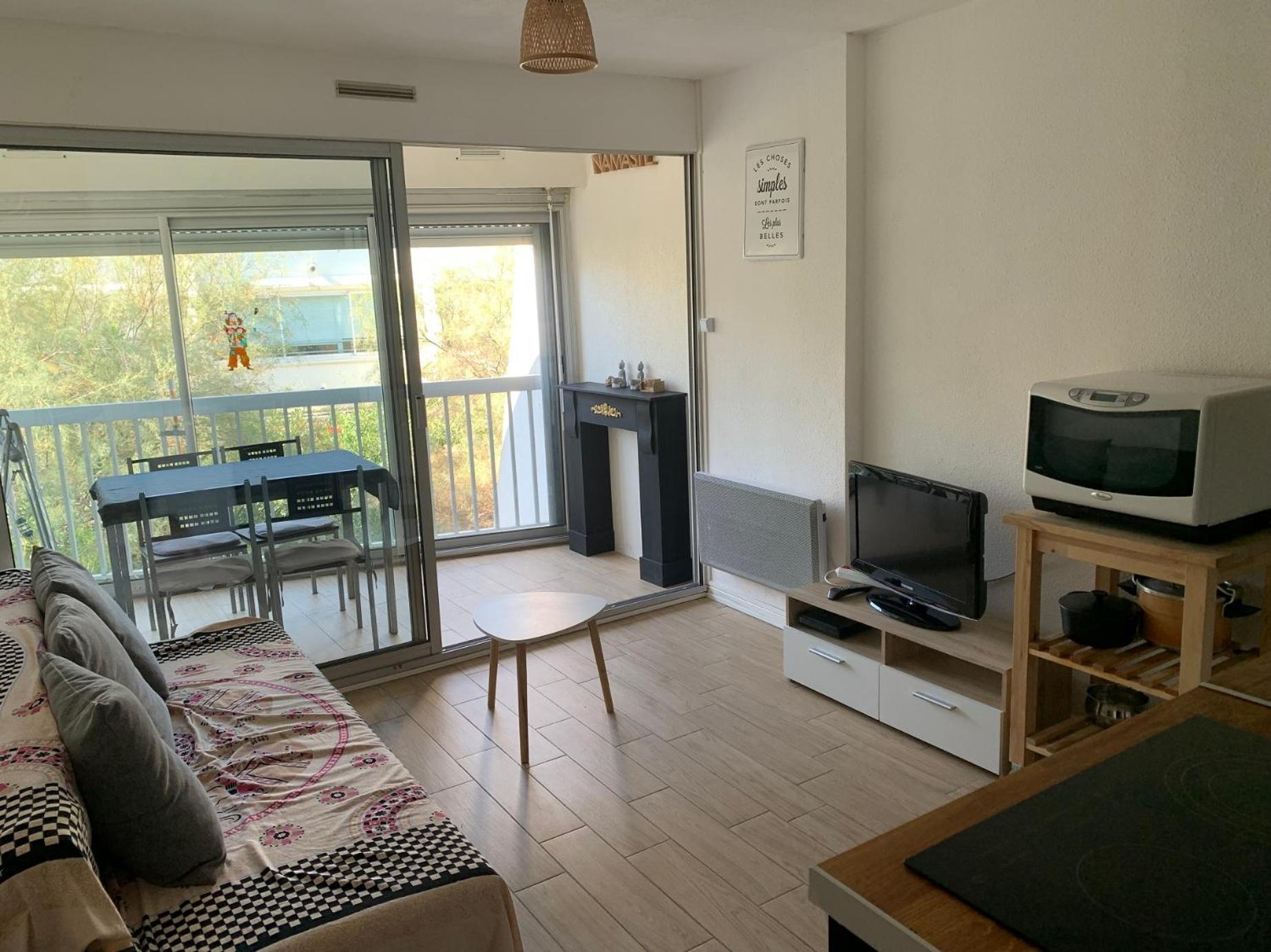 Vittoria Immobilier 12 -reglement Sur Place - Cheques Acceptes